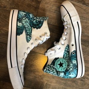 TEAL BUTTERFLY PATTERNED CONVERSE